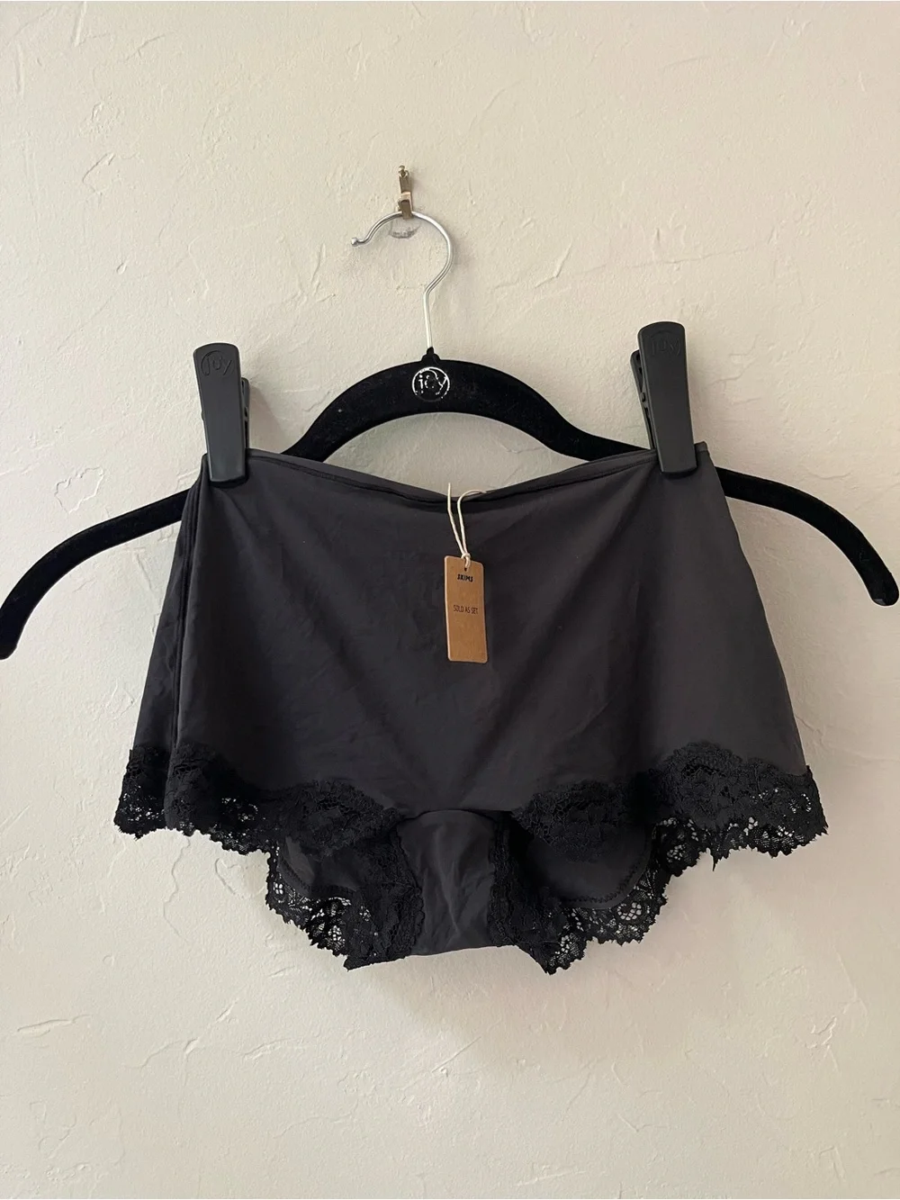 🖤SKIMS FITS EVERYBODY LACE BOY SHORTS PANTIES IN ONYX M
